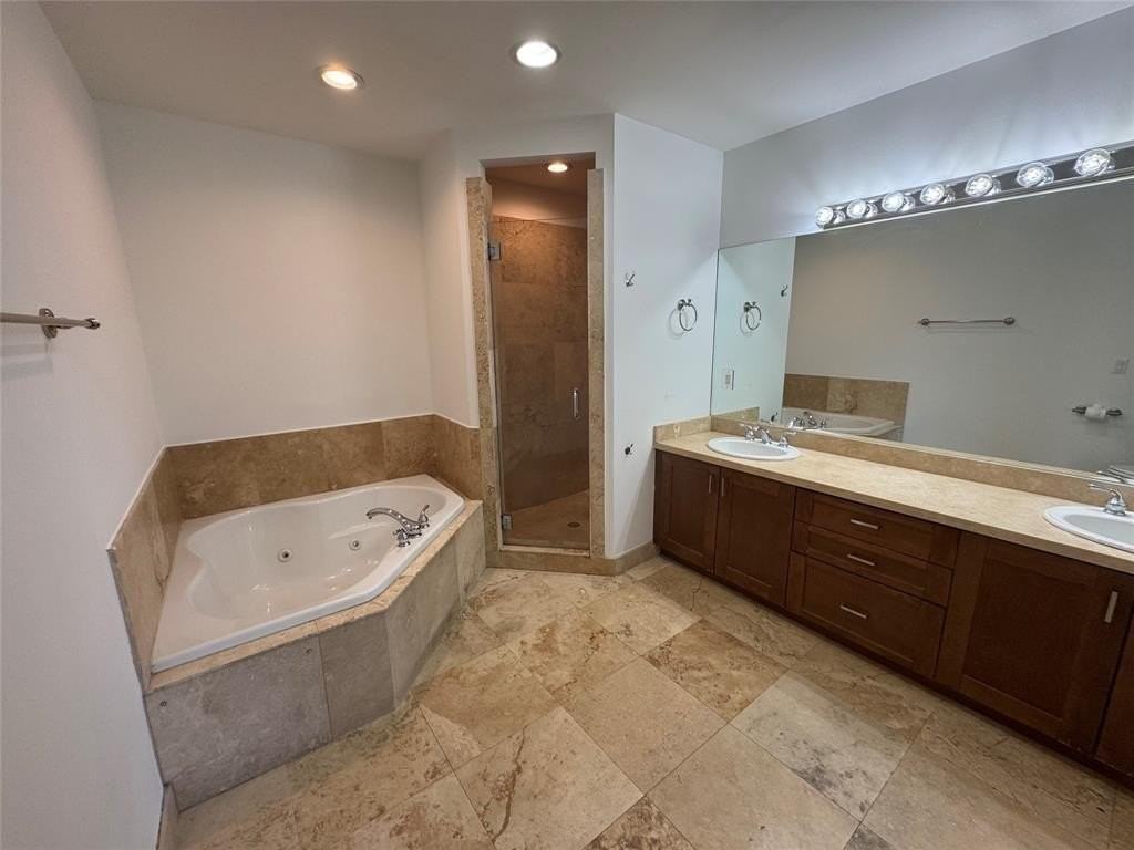 2515 Ne 18th St - Photo 4 of 15