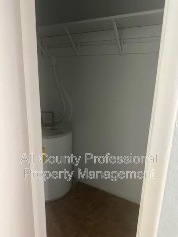 332 Sw 2nd Pl #3 - Photo 3 of 16