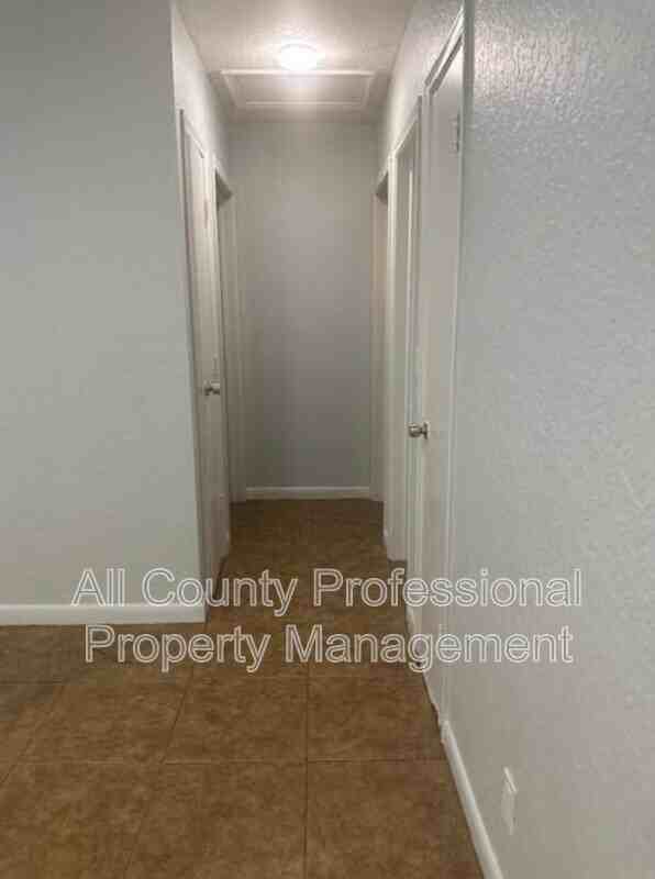 332 Sw 2nd Pl #3 - Photo 4 of 16