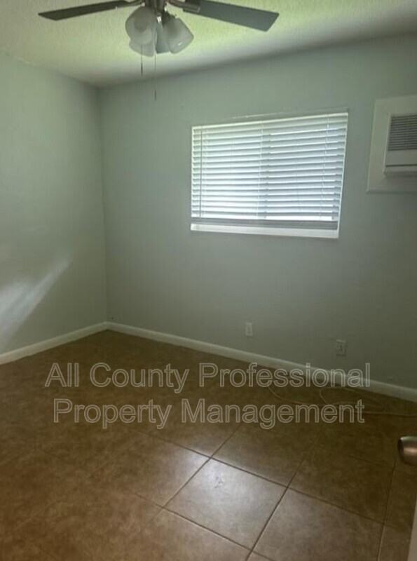 332 Sw 2nd Pl #3 - Photo 7 of 16