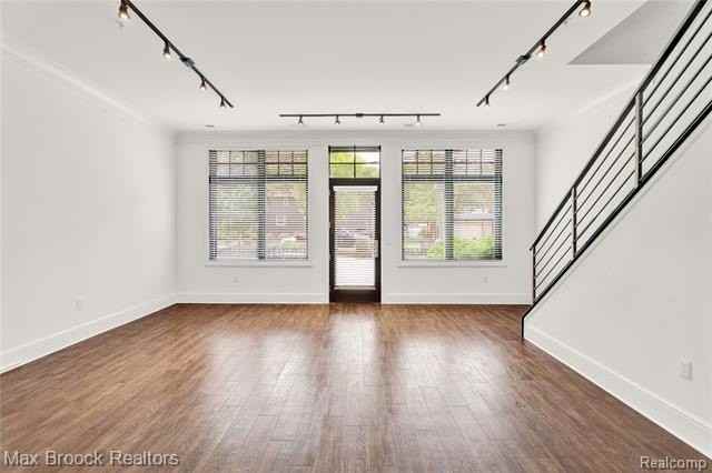 431 S Eton St - Photo 2 of 48