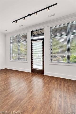 431 S Eton St - Photo 5 of 48