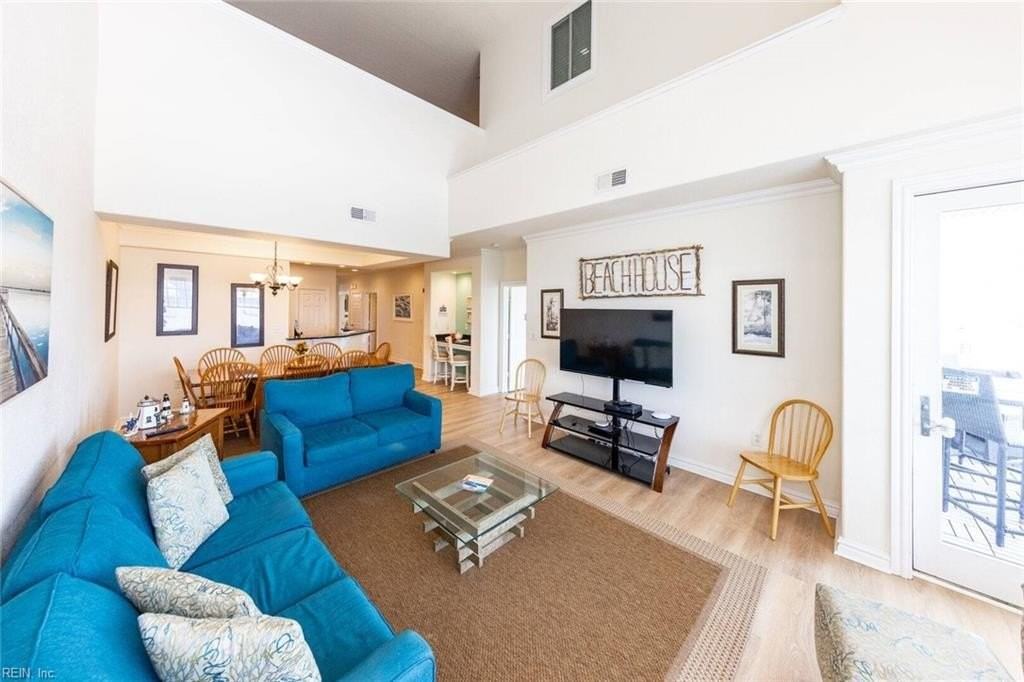 204 Sandbridge Rd #402 - Photo 4 of 29