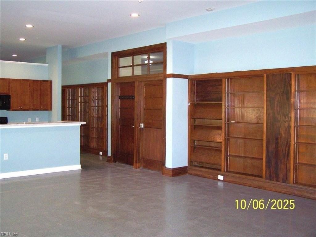 680 Oak St #111 - Photo 4 of 17