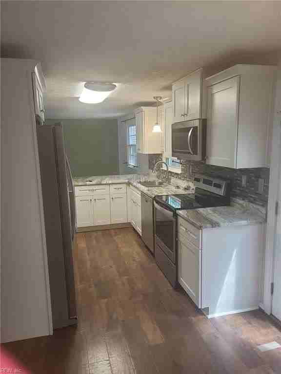 916 Chatsworth Dr - Photo 2 of 10