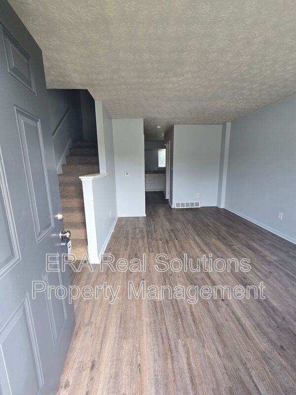 1708 Carstare Dr - Photo 3 of 14