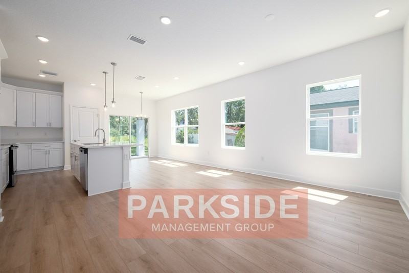 1512 W 8th St - Photo 5 of 29