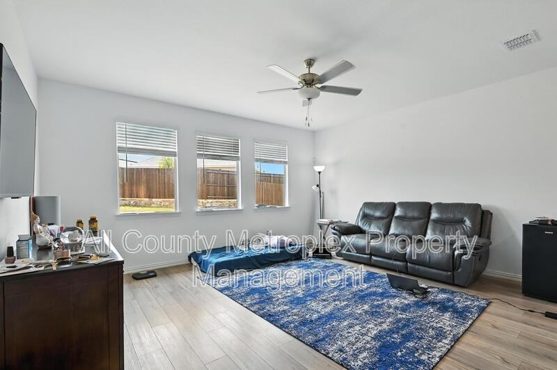 8116 Green Heron Dr - Photo 2 of 13