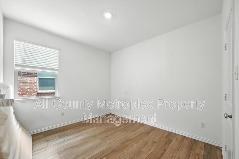 8116 Green Heron Dr - Photo 4 of 13