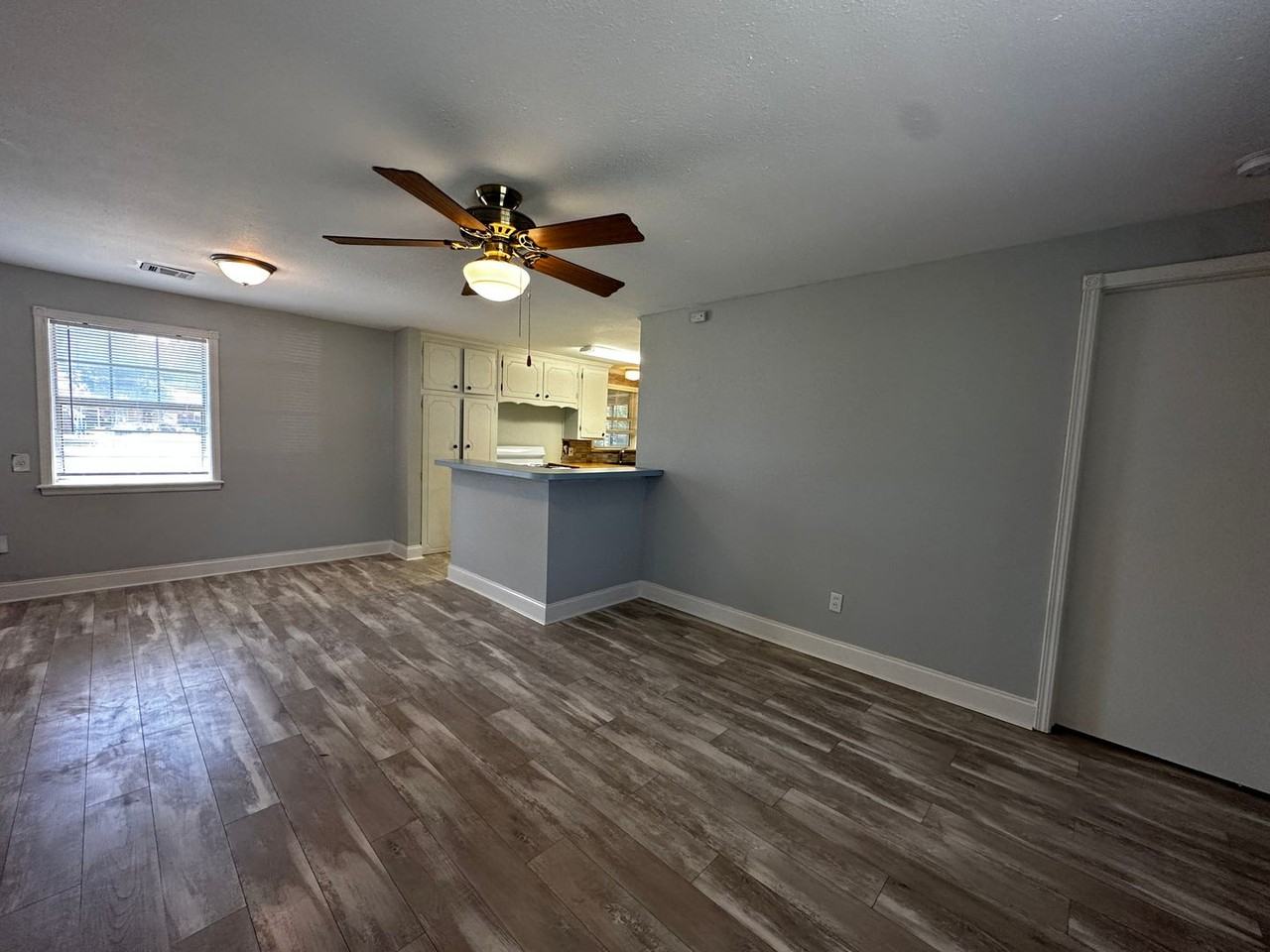 3628 Firethorn Dr - Photo 4 of 17