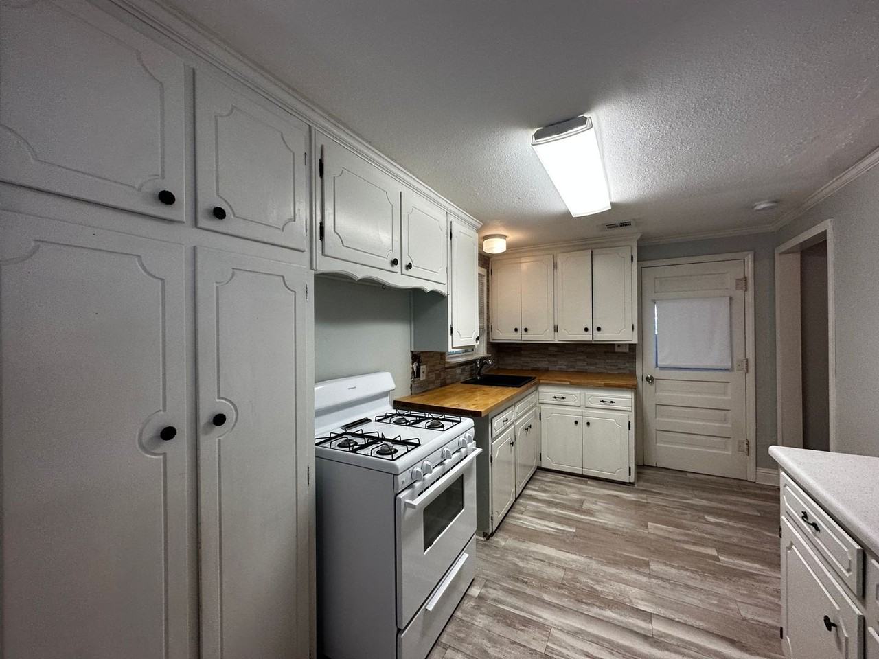 3628 Firethorn Dr - Photo 6 of 17