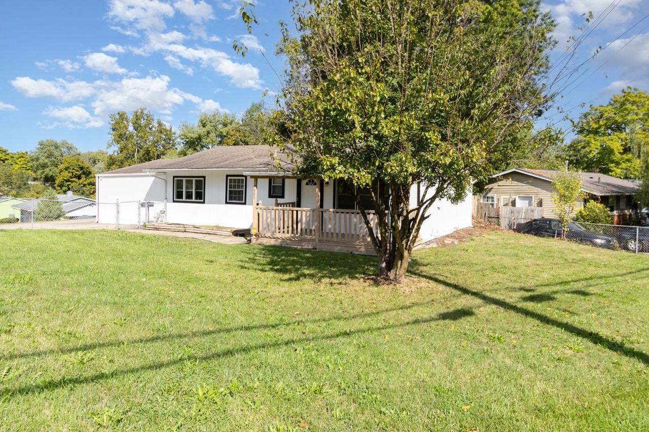 9500 Ridgemoor Ave - Photo 7 of 27