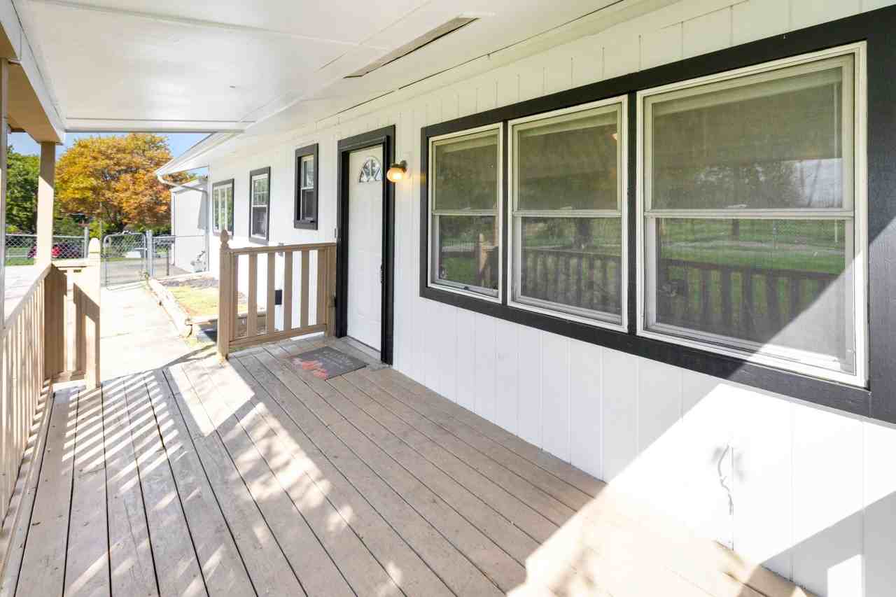 9500 Ridgemoor Ave - Photo 4 of 27