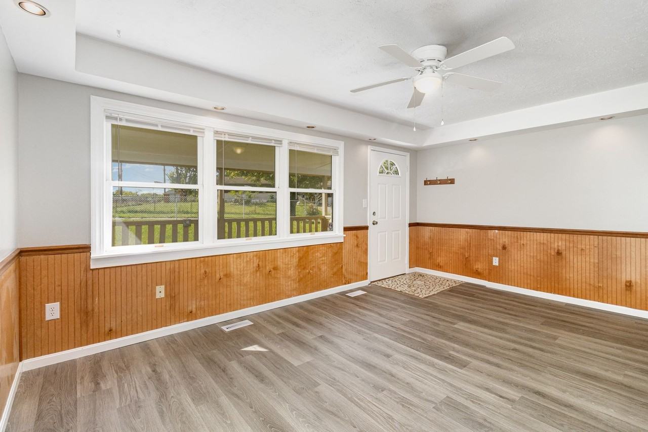 9500 Ridgemoor Ave - Photo 6 of 27