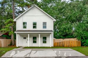 featured image of 915 South Kilbourne Road #1