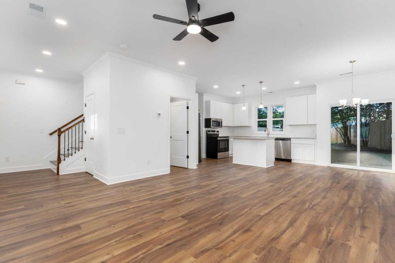 915 S Kilbourne Rd #1 - Photo 5 of 28
