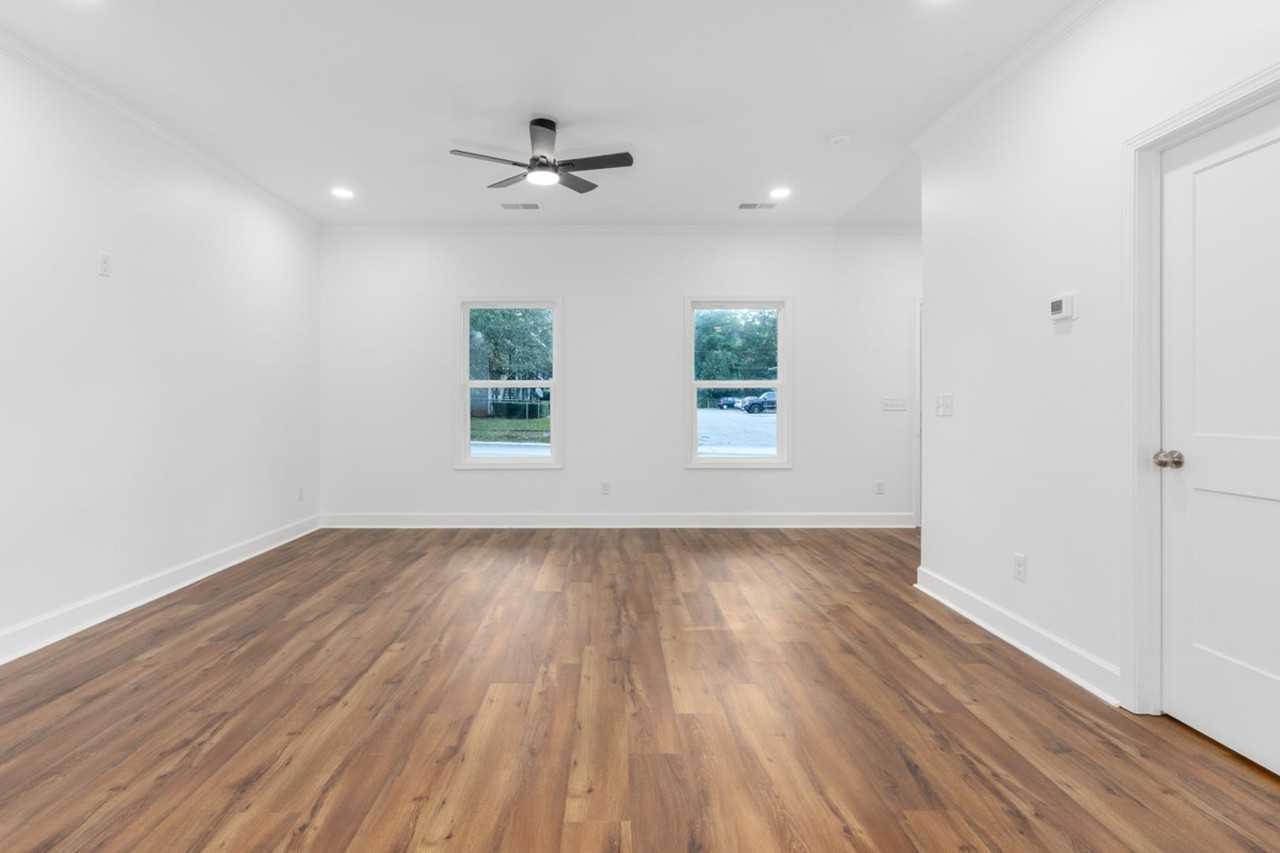915 S Kilbourne Rd #1 - Photo 7 of 28