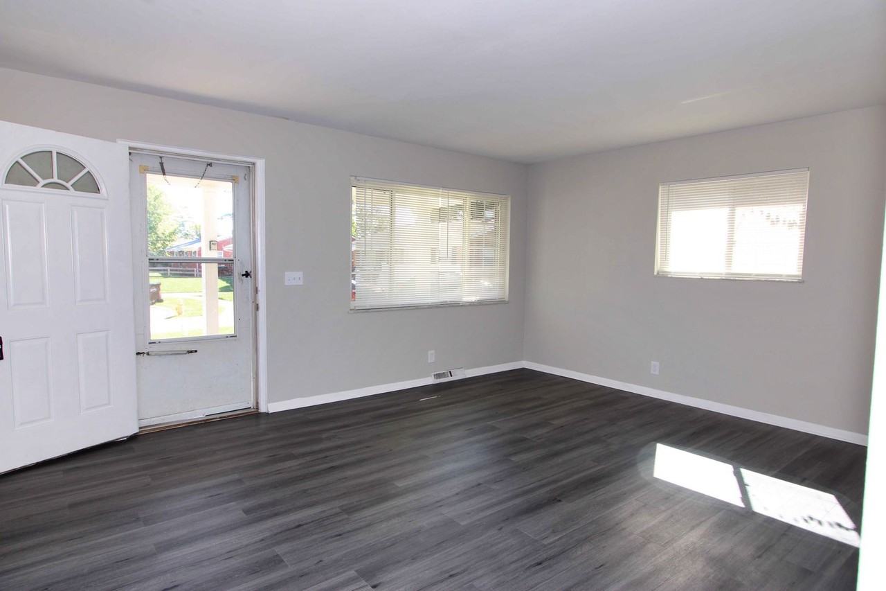 3448 Ringwood Street - Photo 3 of 33