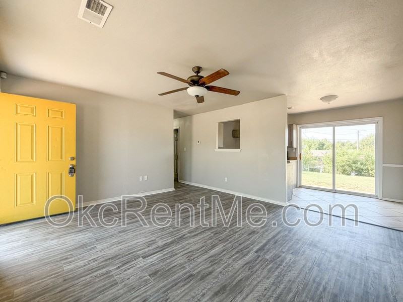 2701 Yorkshire Ave - Photo 3 of 21