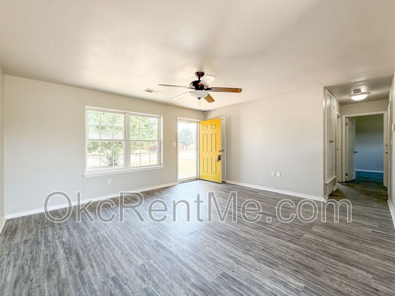 2701 Yorkshire Ave - Photo 4 of 21