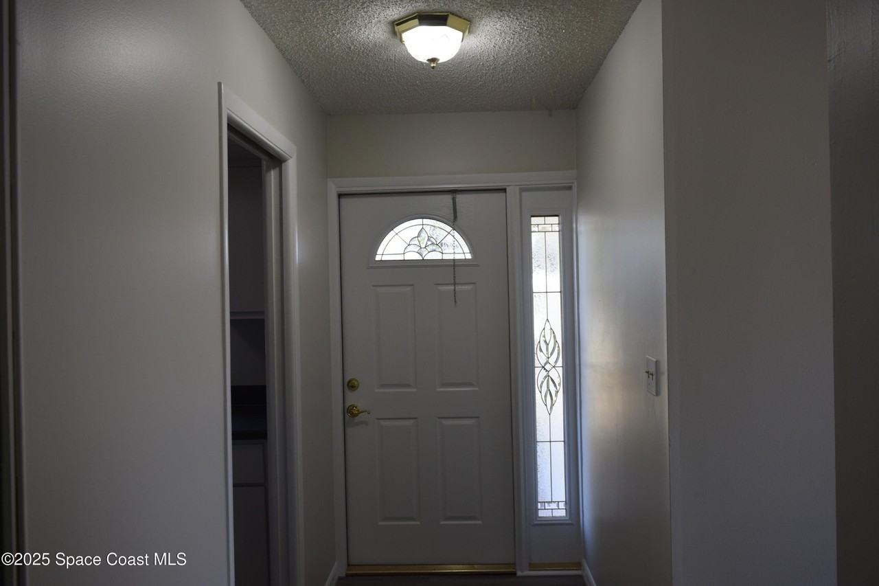 2696 Yalta St Ne - Photo 3 of 28