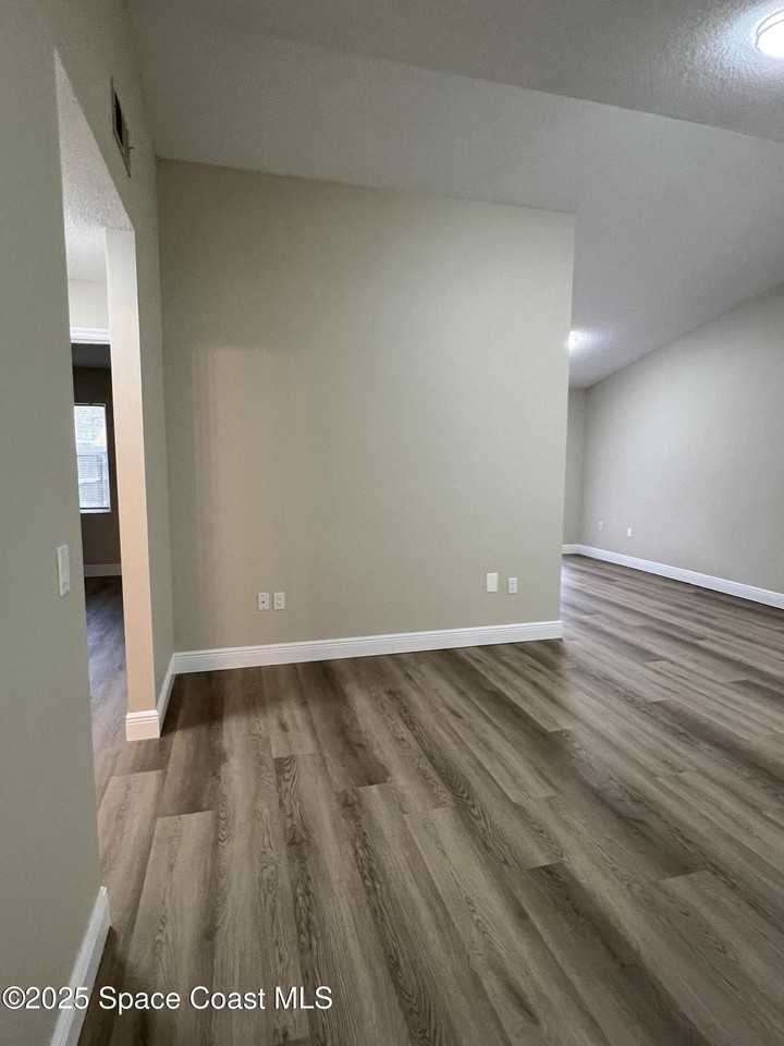 3154 Dunhill Drive - Photo 7 of 19