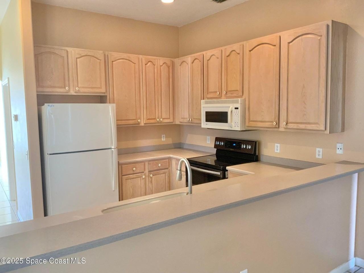 1521 Gardenton St Nw - Photo 4 of 13