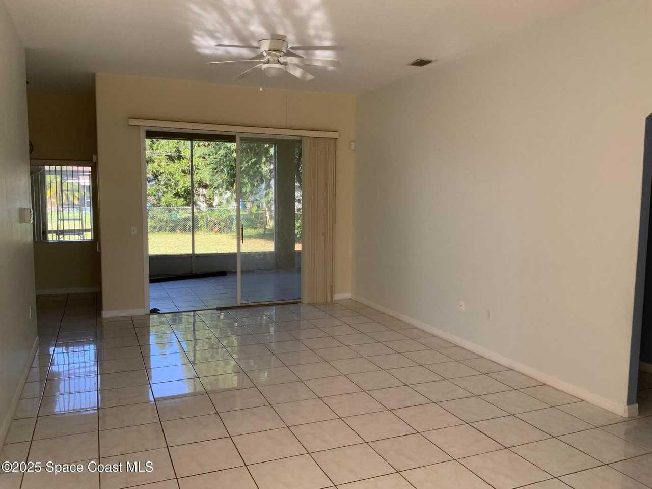 1521 Gardenton St Nw - Photo 5 of 13