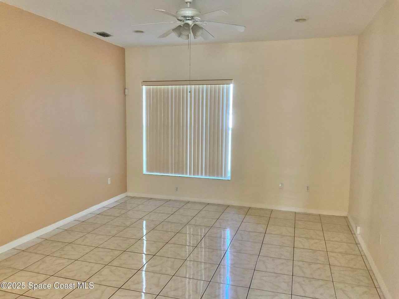 1521 Gardenton St Nw - Photo 6 of 13