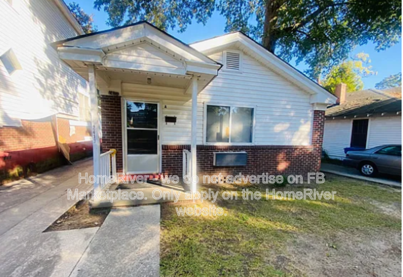 2413 Laurel St #C - Photo 2 of 6