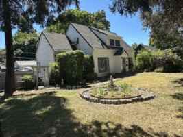 featured image of 221 Ne A St #3