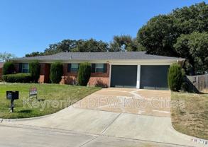 901 Gregory Ave - Photo 1 of 1