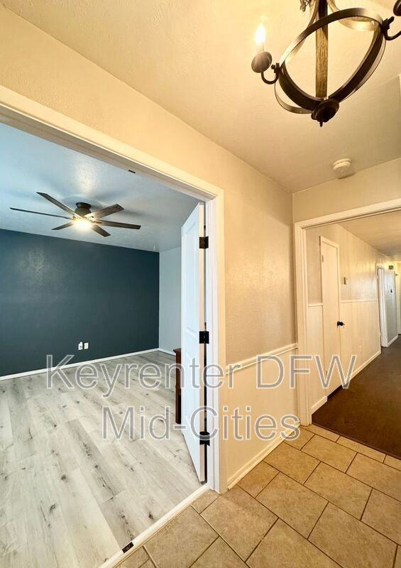 901 Gregory Ave - Photo 3 of 29