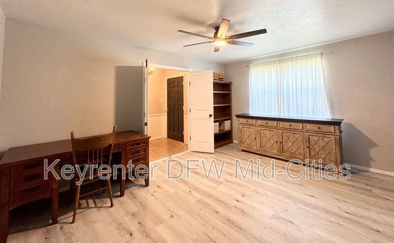 901 Gregory Ave - Photo 4 of 29