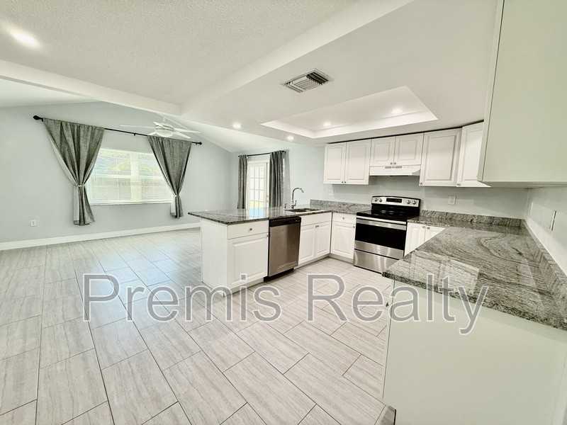 11950 107th Ave - Photo 4 of 27