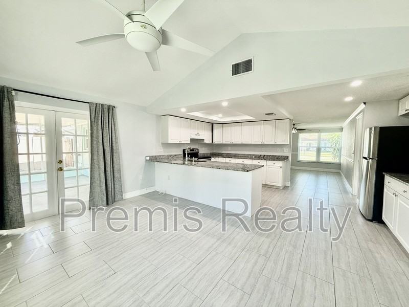 11950 107th Ave - Photo 5 of 27