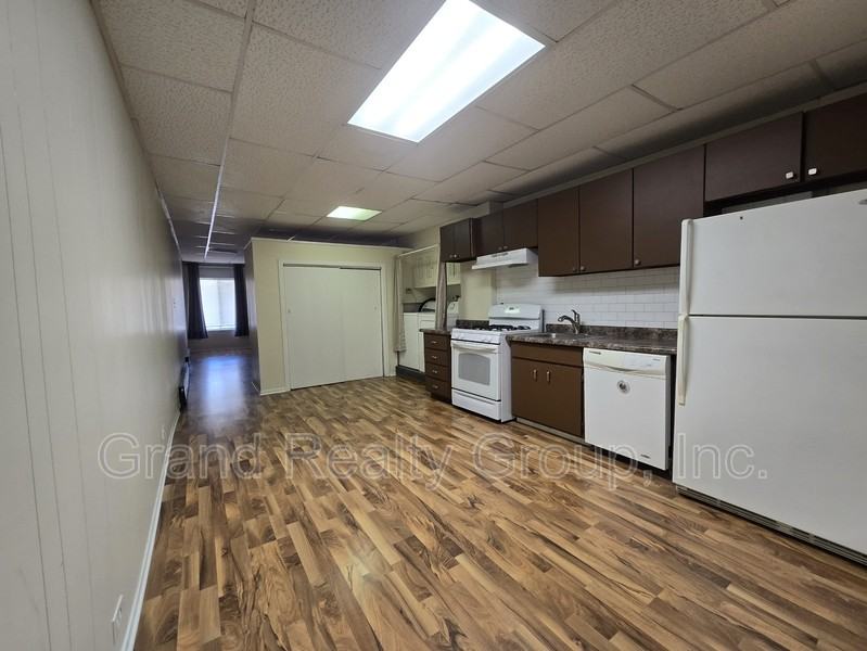 137 Cedar Avenue - Photo 5 of 10