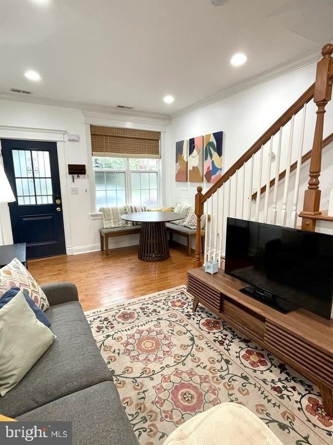 1656 Kramer St Ne - Photo 6 of 29