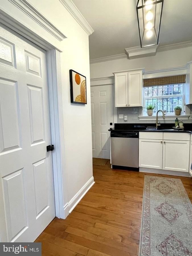 1656 Kramer St Ne - Photo 7 of 29