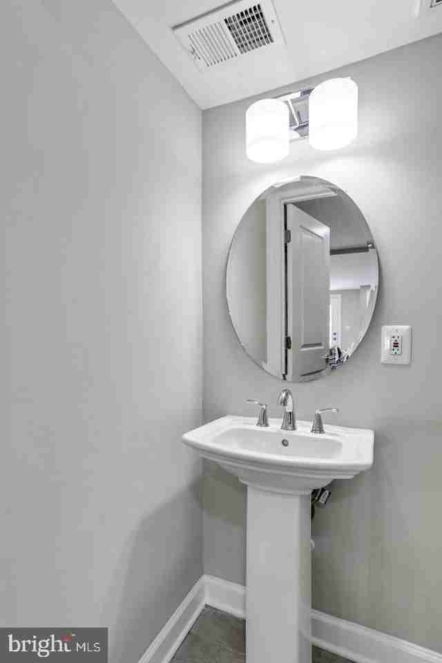 315 T St Ne Unit 1 #1 - Photo 5 of 22