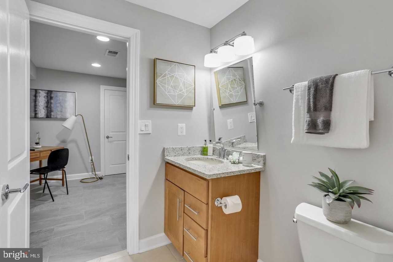 315 T St Ne Unit 1 #1 - Photo 6 of 22