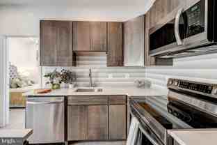 421 S Broadway Apt 411 #411 - Photo 1 of 1