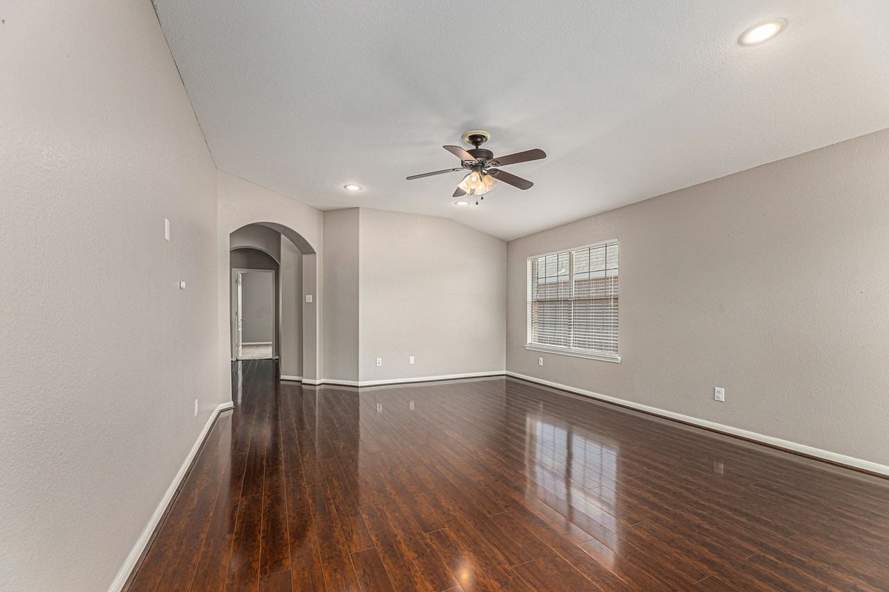 520 Cedar Branch Dr - Photo 2 of 17