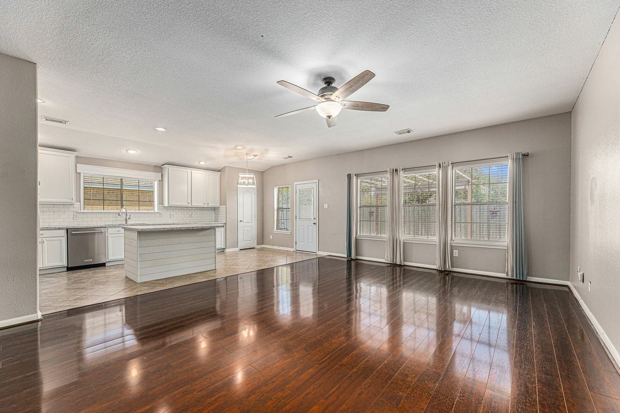 520 Cedar Branch Dr - Photo 5 of 17