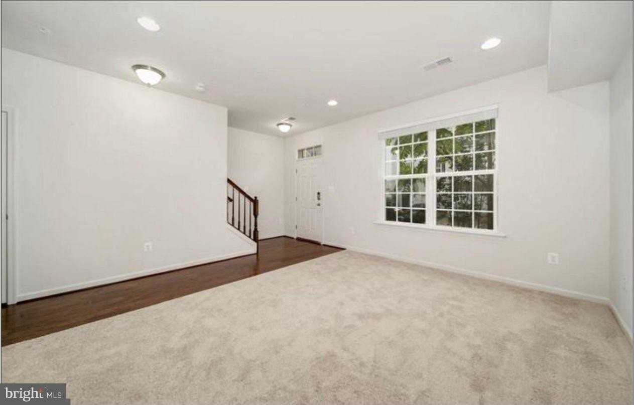 12815 Sutherby Ln - Photo 2 of 32