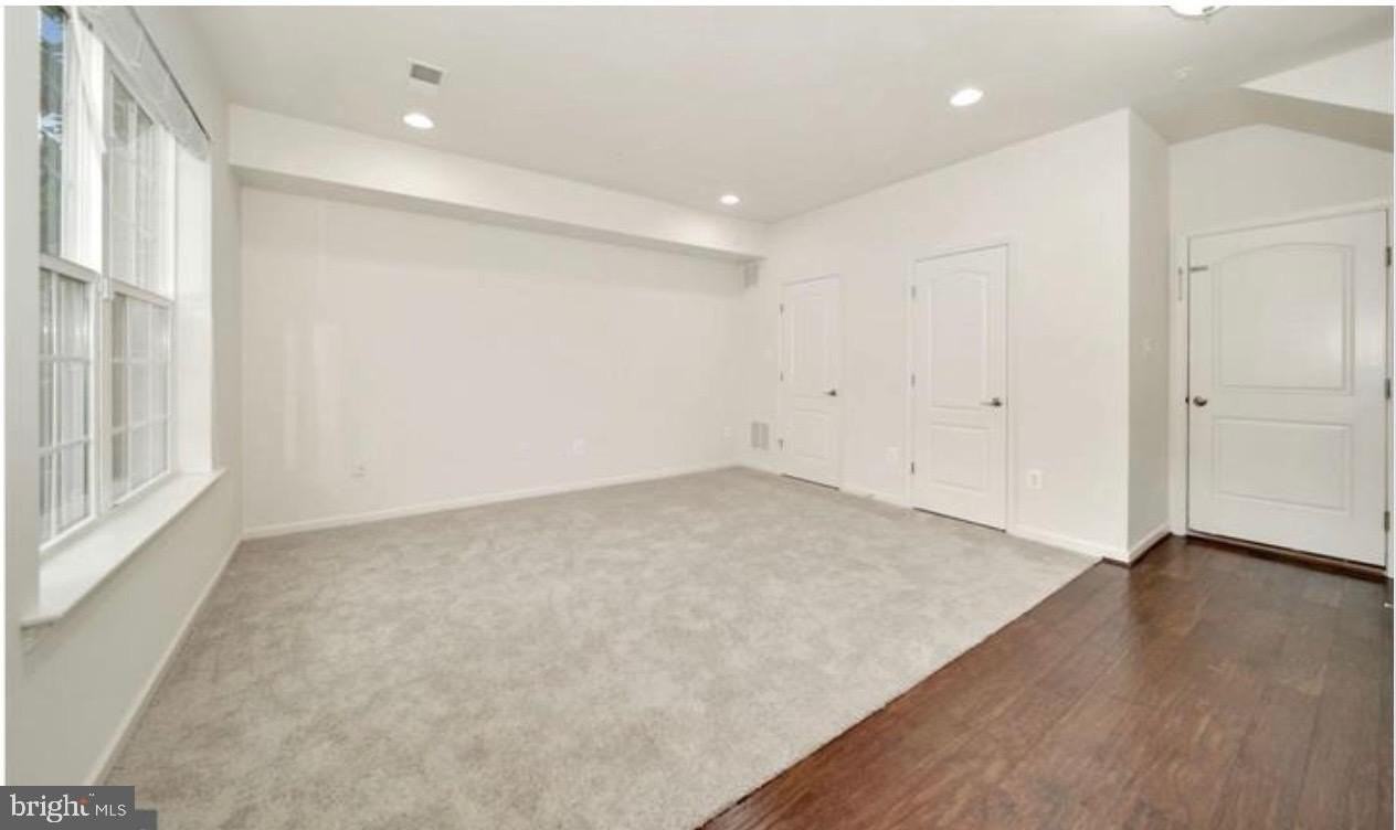 12815 Sutherby Ln - Photo 3 of 32