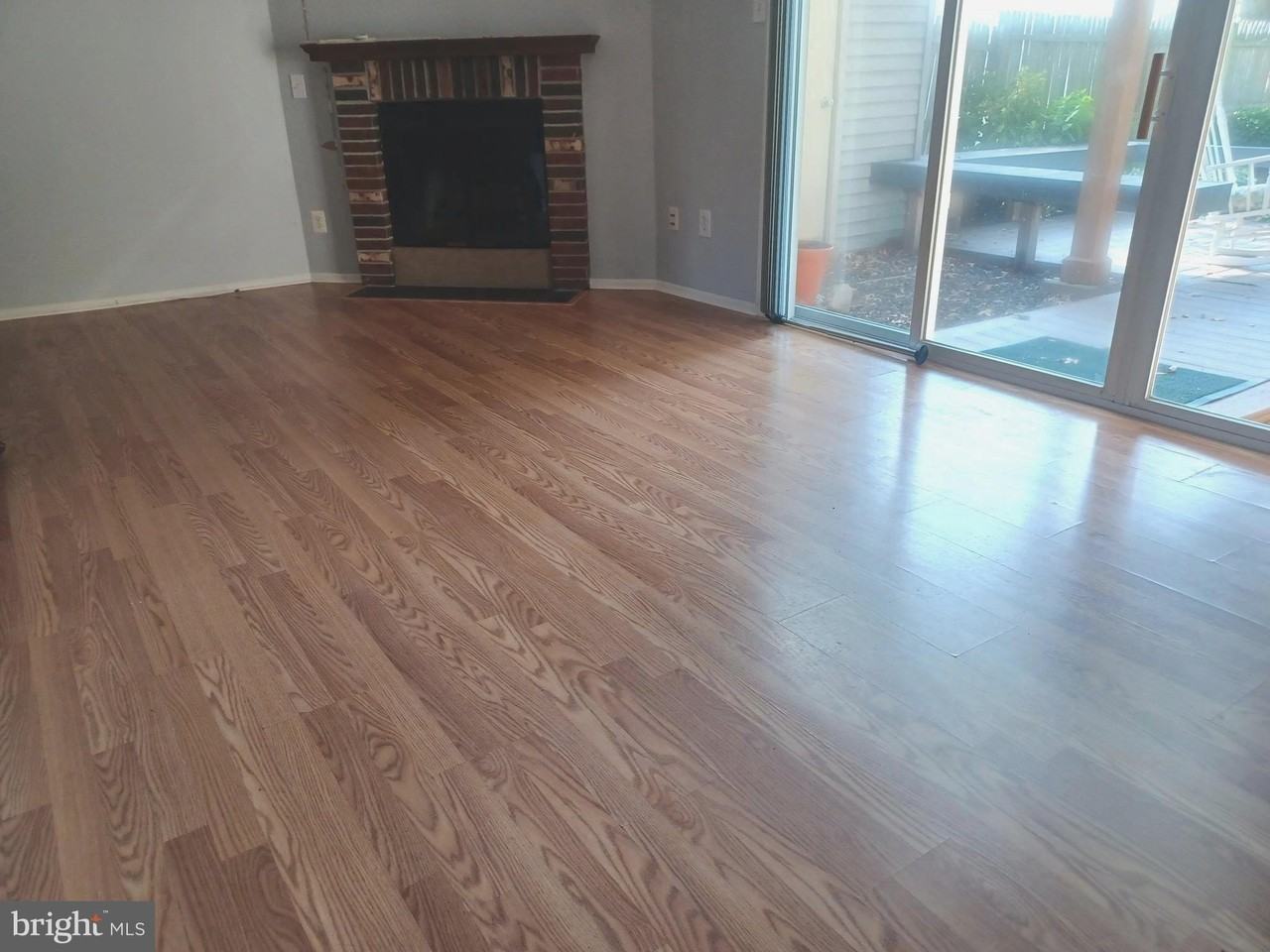 403 Roberts Ln - Photo 4 of 21