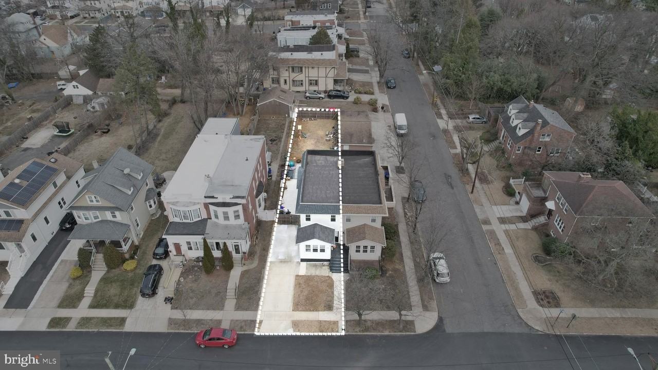 331 Sloan Ave - Photo 6 of 39