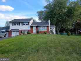 2183 Meadowview Dr - Photo 1 of 1