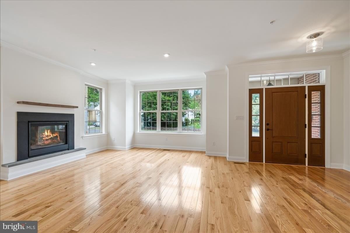 268 W Ashland St - Photo 6 of 32